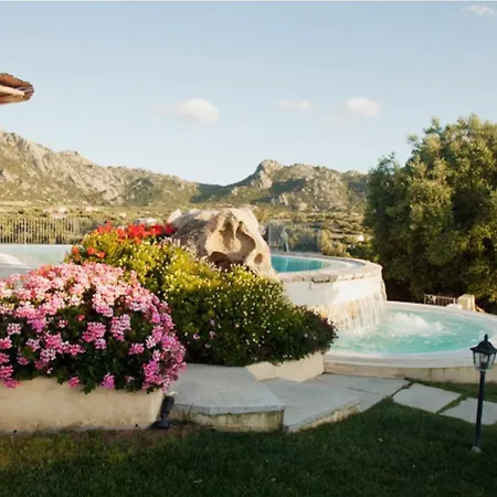 Alojamento de Acomodação e Pequeno-almoço Cento Ulivi 4*