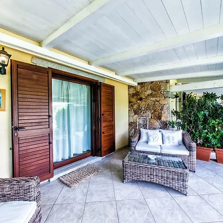 Cento Ulivi Bed & Breakfast *