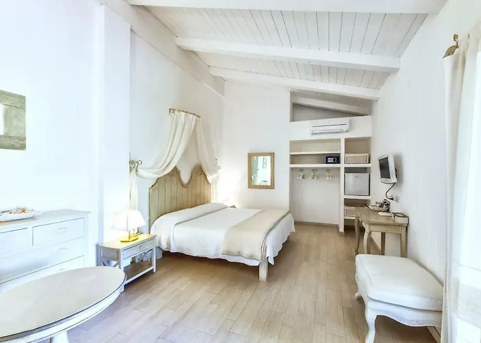 Cento Ulivi Oda ve Kahvaltı Golfo Aranci