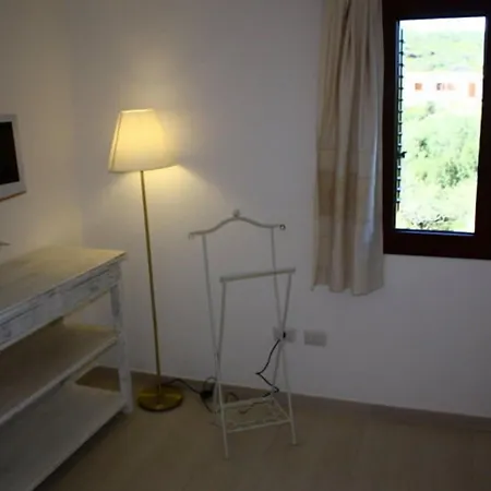 Cento Ulivi Bed & Breakfast 4*