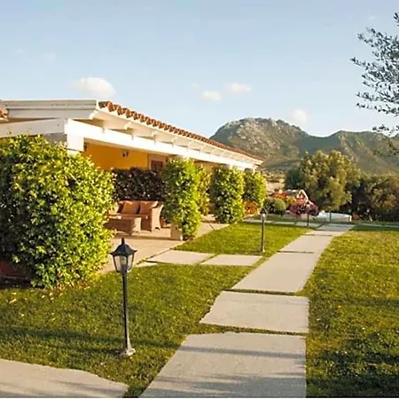 Bed & Breakfast Cento Ulivi 4*