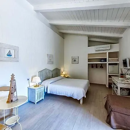Bed & Breakfast Cento Ulivi 4*