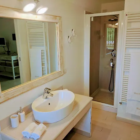 Bed & Breakfast Cento Ulivi 4*